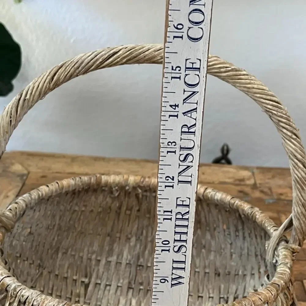 Vintage Handcrafted Wicker Buttocks Gathering Basket 13